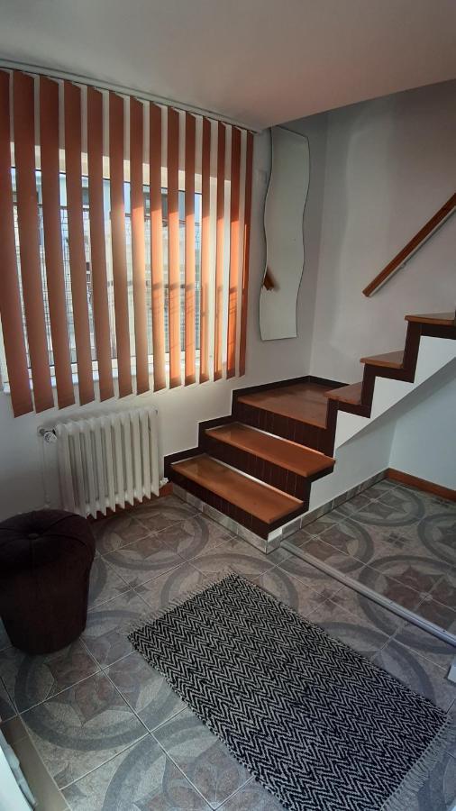 Casa Ultracentral Suceava Villa Buitenkant foto