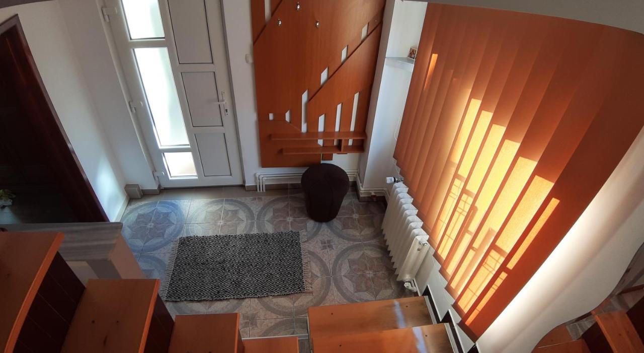 Casa Ultracentral Suceava Villa Buitenkant foto